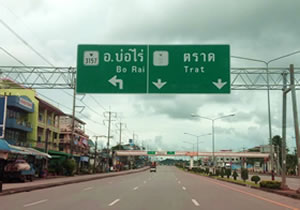 A estrada para Bo Rai em Trat