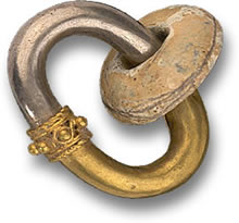 Tumaco Platinum, Gold & Stone Ear Ornament