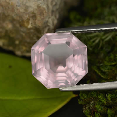 Pedra preciosa de quartzo rosa lapidada Asscher