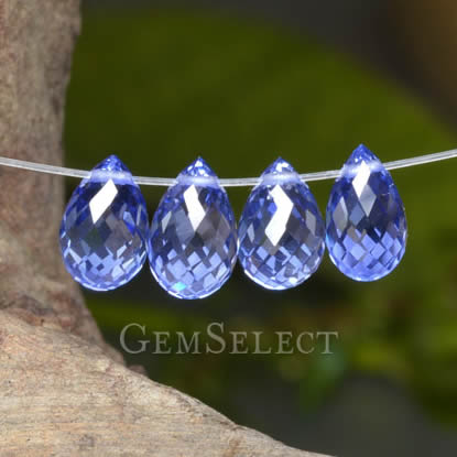 Briolettes de safira azul