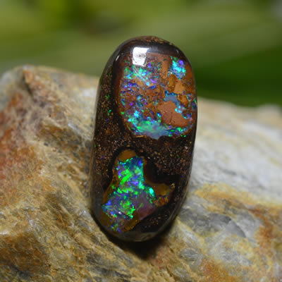 Cabochão de Opala Boulder