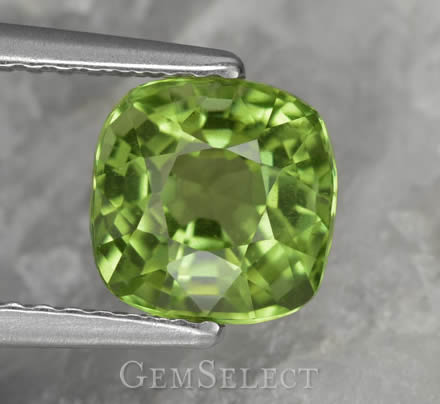 Pedra preciosa peridoto com lapidação almofadada