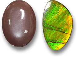 Gemas Moonstone (esquerda) e Ammolite (direita)