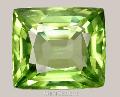 Pedra preciosa peridoto birmanês
