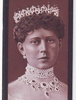 Princesa Margaret usando sua coroa e joias