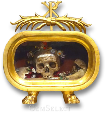 O crânio de São Valentim de Roma em um relicário de ouro