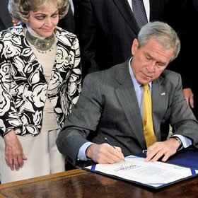 Bush assina proibição de gemas na Birmânia