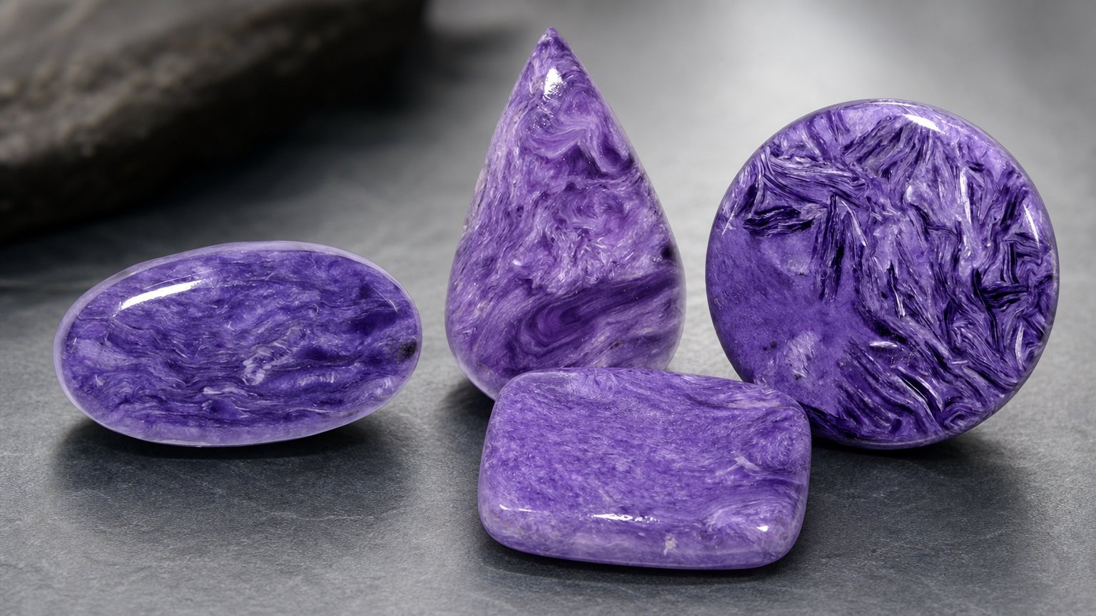 Gemas de charoíta natural - guia de compra
