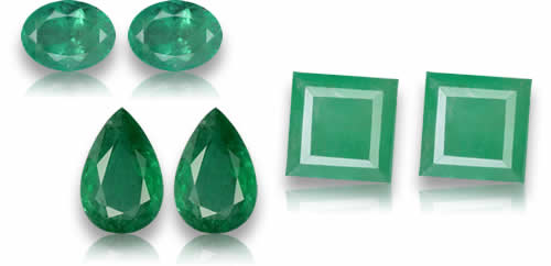 Conjunto de pares de esmeraldas para brincos e joias finas.
