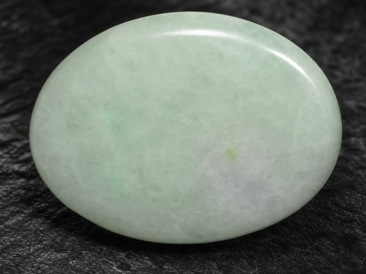 Visão aproximada de gemas de jadeíta natural.