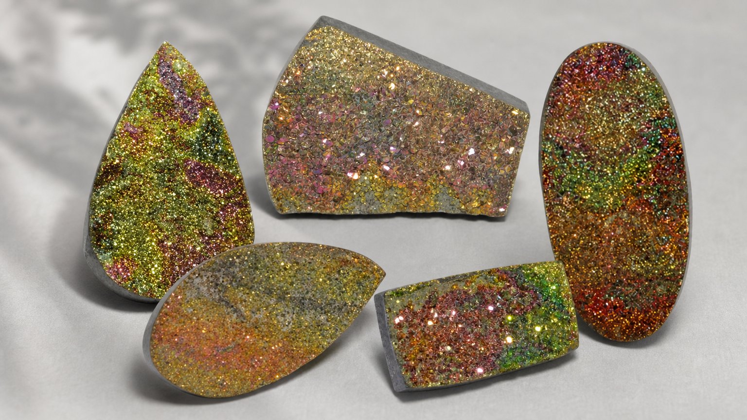 Pedras preciosas de pirita arco-íris natural - guia de compra