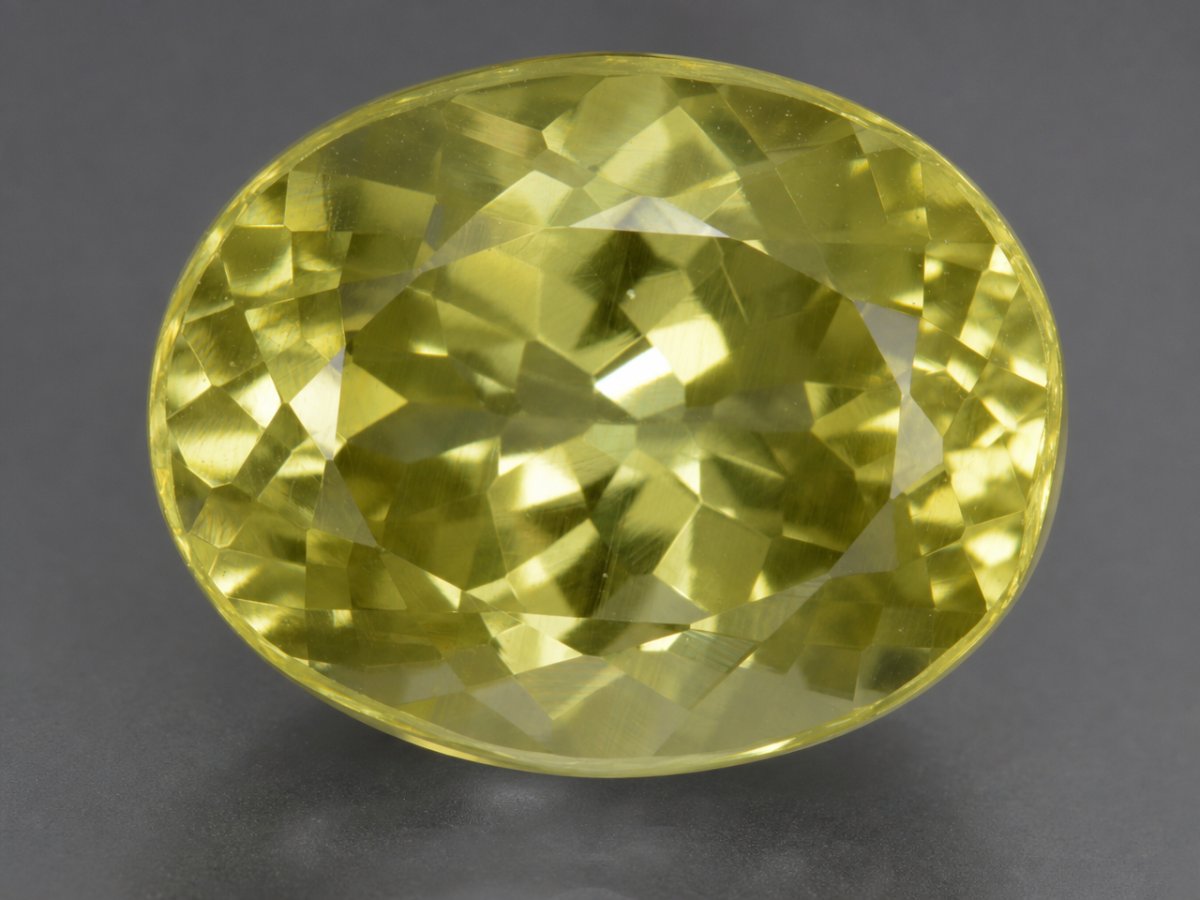 Visão aproximada de gemas de sillimanita naturais.