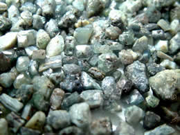 Alexandrite áspera da Tanzânia