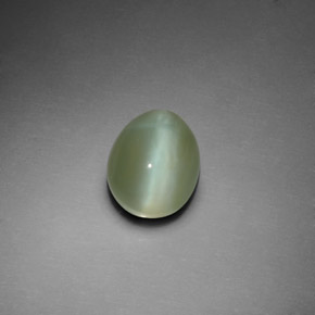 Actinolite cat's eye verde natural 3,02ct, corte oval, transparente