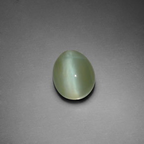 Actinolite cat's eye verde natural 3,02ct, corte oval, transparente