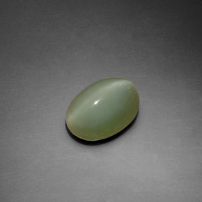 Actinolite cat's eye verde natural 2,22ct, corte oval, transparente
