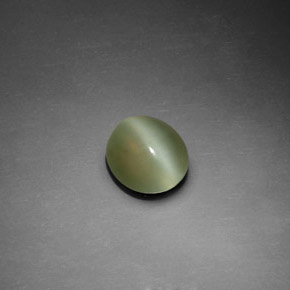 Actinolite cat's eye verde natural 1,25ct, corte oval, transparente