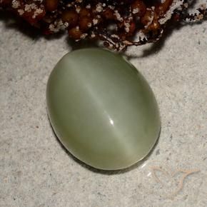 Olho de gato de actinolita Verde Terroso Natural 5.66ct, oval, Translúcido