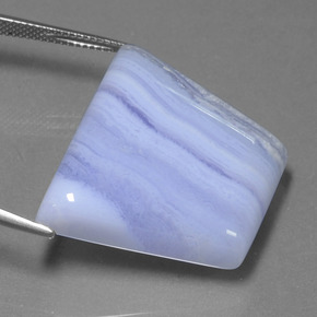 Ágata violeta natural 48,95ct, forma extravagante, translúcido
