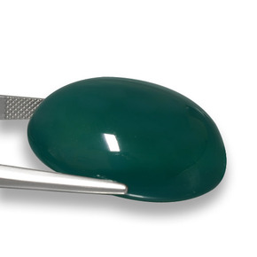 Ágata verde natural 75,23ct, corte oval, translúcido