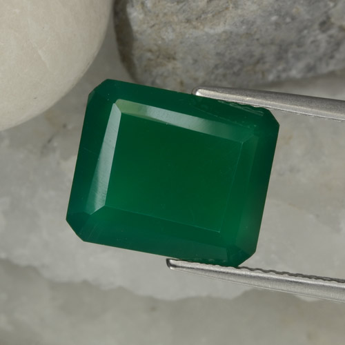 Ágata verde natural 5,12ct, corte esmeralda, translúcido