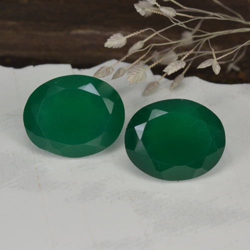 Pedras preciosas de ágata verde natural de 6,74 ct, corte oval, translúcido