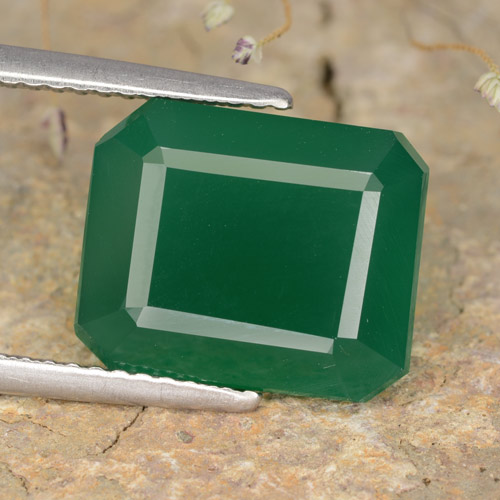 Ágata verde natural 5,28ct, corte esmeralda, translúcido