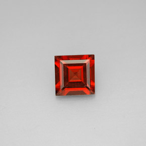 Granada almandina vermelho natural 1,17ct, quadrado, VS