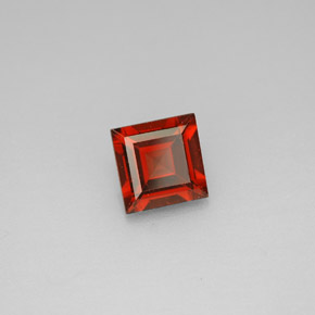 Granada almandina vermelho natural 1,17ct, quadrado, VS