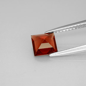 Granada almandina vermelho natural 1,17ct, quadrado, VS