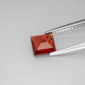 Granada Almandina Vermelho escuro Natural 1.18ct, Quadrado, VVS-VS