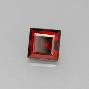 Granada almandina vermelho natural 1,35ct, quadrado, VS