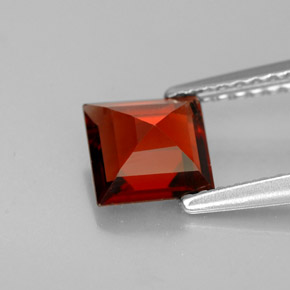 Granada almandina vermelho natural 1,10ct, quadrado, VS-SI