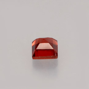 Granada almandina vermelho natural 0,59ct, quadrado, VVS-VS