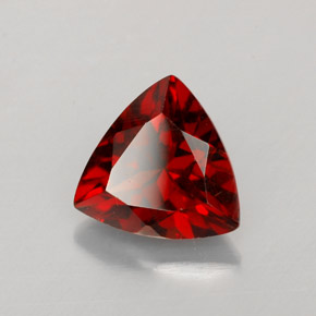 Granada Almandina Vermelho escuro Natural 2.08ct, Trilhão, VVS-VS