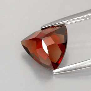 Granada Almandina Vermelho escuro Natural 2.08ct, Trilhão, VVS-VS