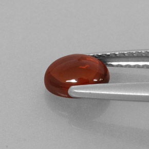 Granada almandina vermelho natural 1,02ct, corte oval, translúcido