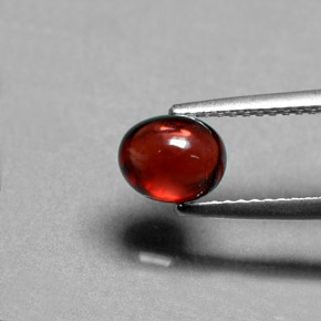 Granada Almandina Laranja Vermelho Natural 1.51ct, Corte Oval, Translúcido