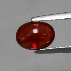 Granada almandina vermelho natural 1,37ct, corte oval, translúcido