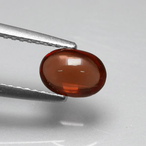 Granada almandina vermelho natural 1,02ct, corte oval, translúcido