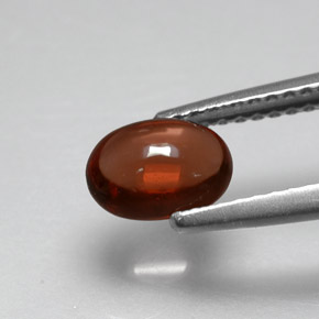 Granada almandina vermelho natural 1,02ct, corte oval, translúcido