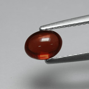 Granada almandina vermelho natural 1,10ct, corte oval, translúcido
