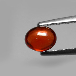 Granada almandina vermelho natural 0,88ct, corte oval, translúcido