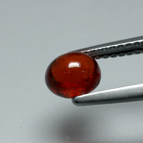 Granada almandina vermelho natural 1,06ct, corte oval, translúcido