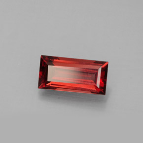 Granada Almandina Vermelho Natural 0.94ct, baguete, VVS-VS