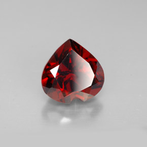 Granada Almandina Vermelho Natural 1.90ct, Formato de coração, VVS-VS