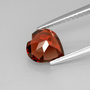 Granada Almandina Vermelho Natural 1.32ct, Formato de coração, VS