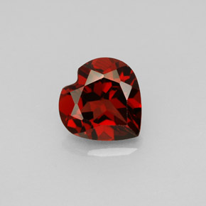 Granada almandina vermelho natural 1,46ct, formato de coração, VS