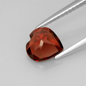 Granada almandina vermelho natural 1,46ct, formato de coração, VS