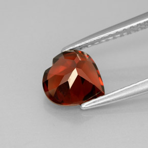Granada almandina vermelho natural 1,53ct, formato de coração, VS